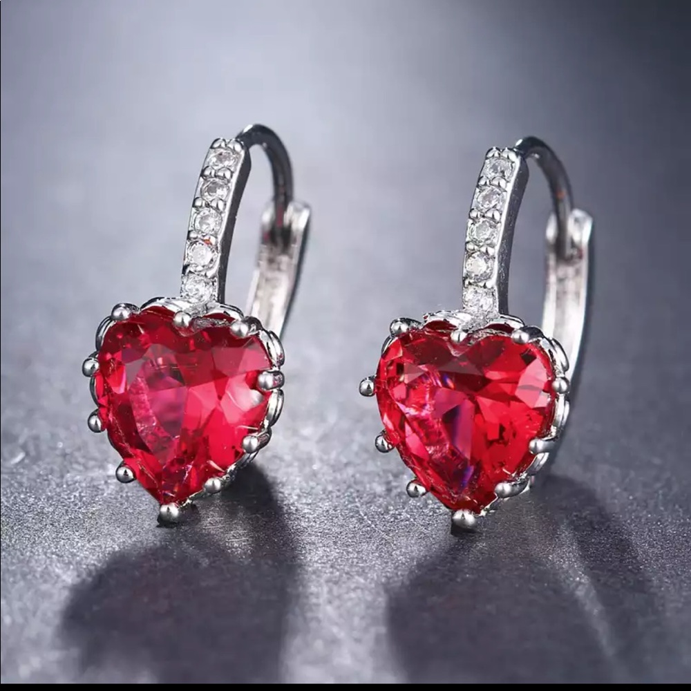 New 925 Silver Beautiful Heart Shape Diamond Earrings - Picture 1 of 1
